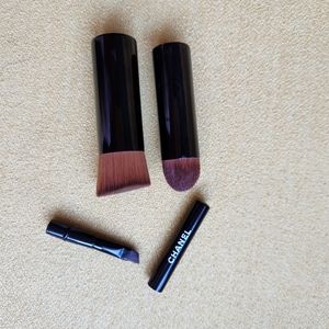 CHANEL Mini fundation, concealer, and eyeliner brush set